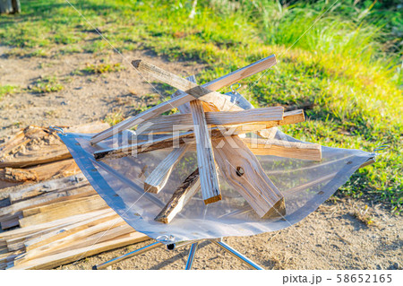 キャンプ素材　焚火台 58652165