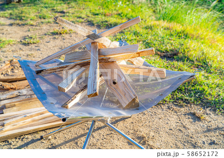 キャンプ素材　焚火台 58652172