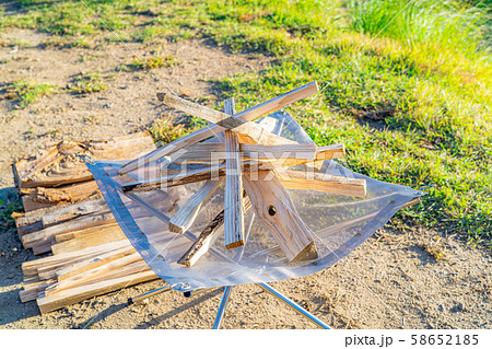 キャンプ素材　焚火台 58652185