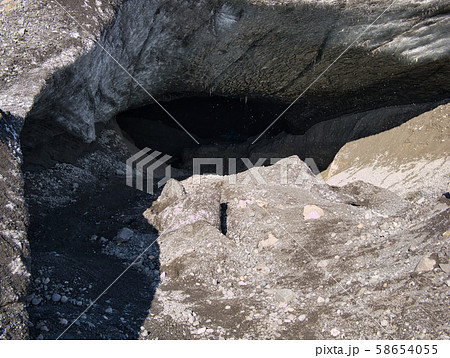 Huge entrance to a glacier cave in Iceland 58654055