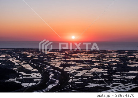 手取川の夕景 58654370