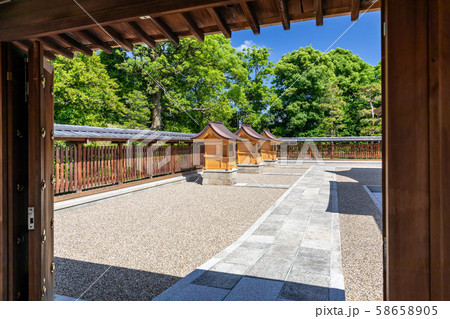 末社西側 城南宮 本殿の周り 58658905