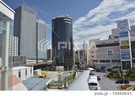 【大阪府】高槻駅前の都市風景 【大阪府】高槻駅前の都市風景 58660643