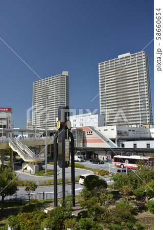 【大阪府】高槻駅前の都市風景 【大阪府】高槻駅前の都市風景 58660654