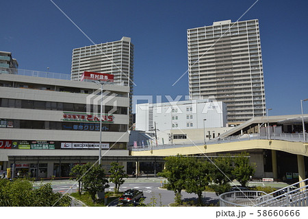 【大阪府】高槻駅前の都市風景 【大阪府】高槻駅前の都市風景 58660666