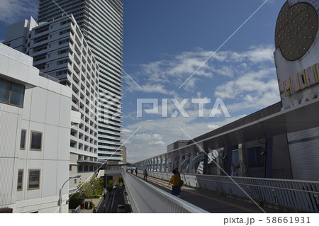 【大阪府】高槻駅前の都市風景 58661931