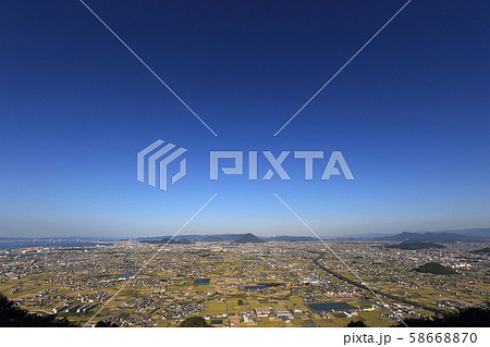 讃岐（丸亀）平野の西から東へのパノラマ 58668870