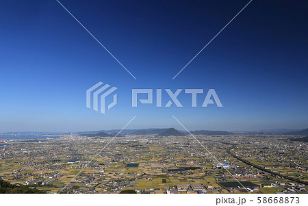讃岐（丸亀）平野の西から東へのパノラマ 58668873