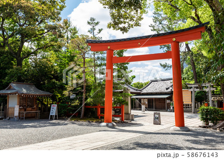 瓦屋根の城南鳥居 58676143