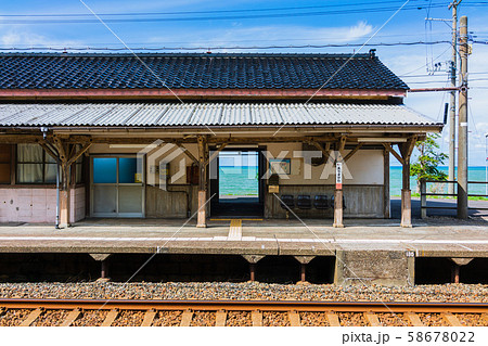 海の見える駅：有間川駅：日本海ひすいライン　　　　上越市 58678022