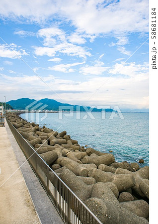 8月静岡県由比PAからの駿河湾 58681184