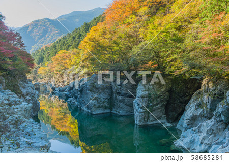 秘境!祖谷渓の紅葉 秘境!祖谷渓の紅葉 58685284
