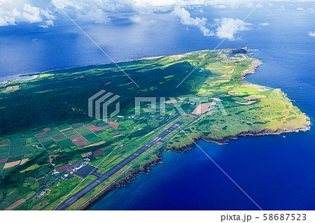 沖縄県・与那国島 空から眺めた与那国島 58687523