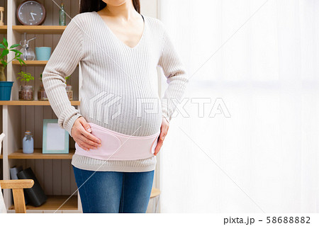 骨盤ベルトをつけて考える妊婦 着脱 調整 骨盤ベルトをつけて考える妊婦 着脱 調整 58688882