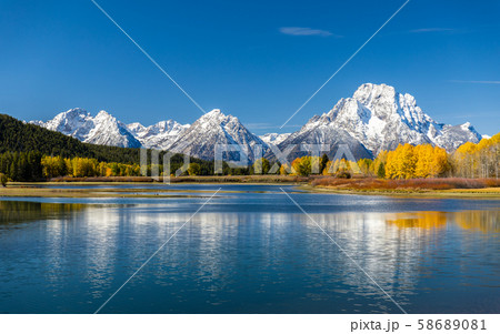 Mount Moran view from Oxbow Bend beside Snake 58689081