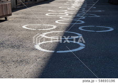 路地裏の遊び場 路地裏の遊び場 58693196