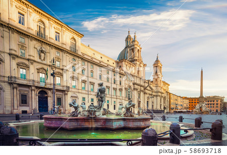 Piazza Navona in the morning Piazza Navona in the morning 58693718