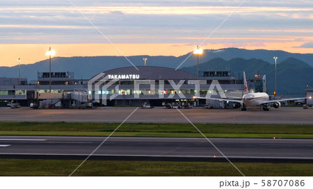 夕暮れの高松空港３ 58707086