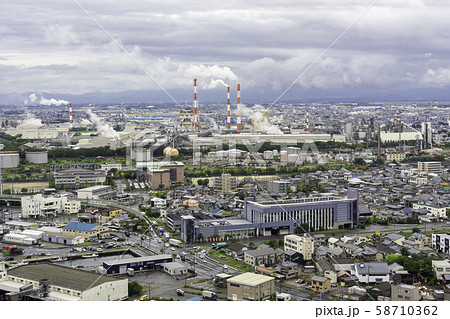 ホテル日航新潟から北越コーポレーション新潟工場方面を望む　新潟県新潟市 58710362