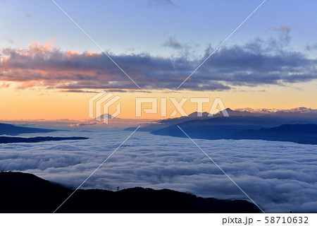 高ボッチ高原の雲海の写真素材