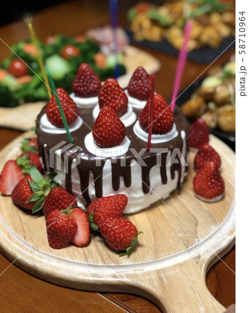 手作りケーキ 苺 58710964