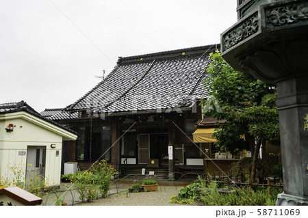 雨の高岡大仏 富山県高岡市 雨の高岡大仏 富山県高岡市 58711069