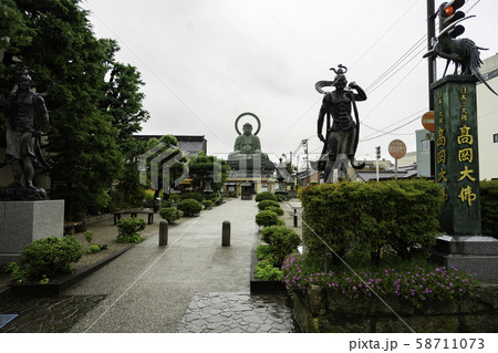 雨の高岡大仏 富山県高岡市 雨の高岡大仏 富山県高岡市 58711073