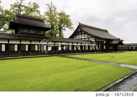 瑞龍寺　鐘楼と大庫裏　富山県高岡市 58712819