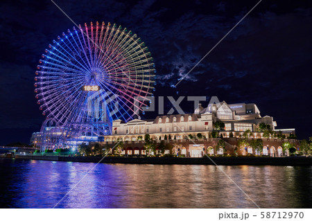 横浜 みなとみらい 運河の夜景 横浜 みなとみらい 運河の夜景 58712970