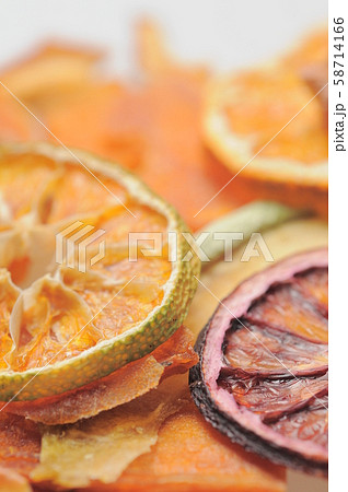 ドライフルーツのクローズアップ 58714166