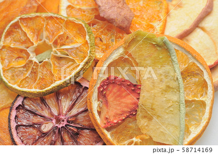 ドライフルーツのクローズアップ 58714169