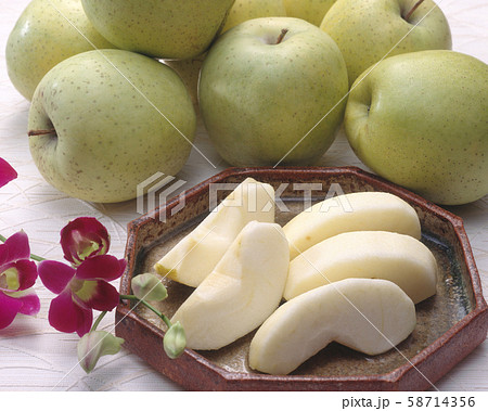 りんご（王林） 58714356