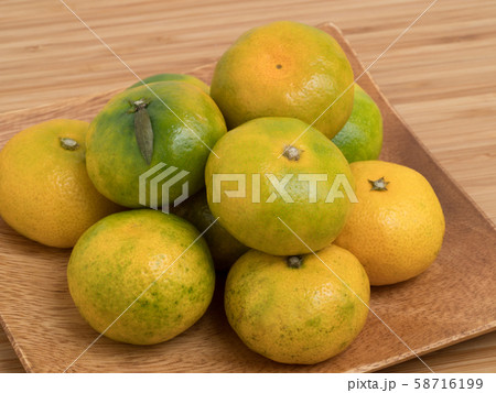 早生みかん 58716199