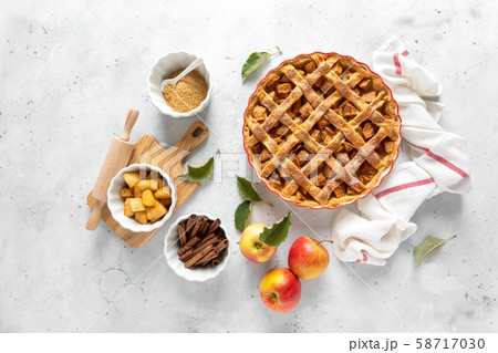 Apple pie. Traditional american apple pie 58717030