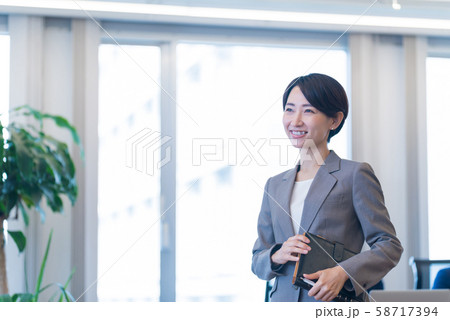 ビジネスイメージ ビジネスイメージ 58717394