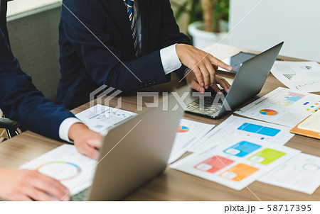 ビジネスシーン 58717395