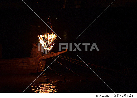 【日本の伝統】長良川鵜飼（岐阜県岐阜市） 58720728