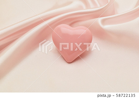 シルク、布地、ドレープ、シルクサテン、愛、love, ハートイメージ、 58722135