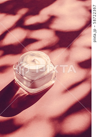 Moisturizing beauty face cream for sensitive skin, 58722367