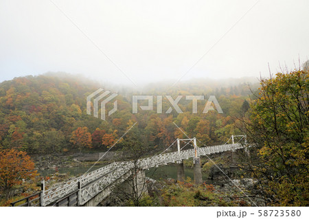 北海道 神居古潭 紅葉の風景 北海道 神居古潭 紅葉の風景 58723580