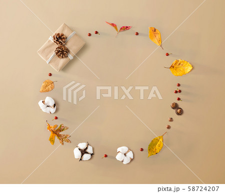 Gift box with autumn theme Gift box with autumn theme 58724207