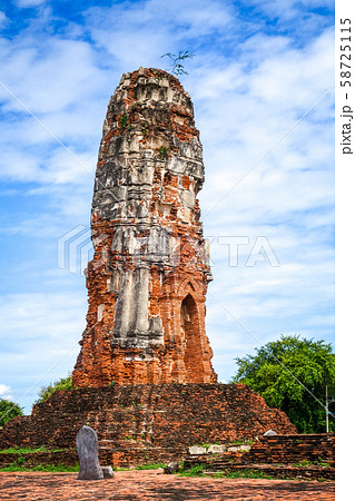 Wat Lokaya Sutharam temple, Ayutthaya, Thailand 58725115