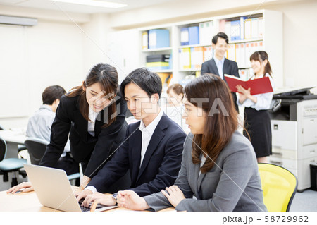 ビジネスシーン ビジネスシーン 58729962
