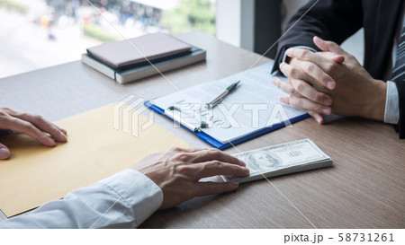 Dishonest cheating in illegal money, Businessman 58731261