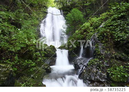 不動の滝（奈良県宇陀郡御杖村） 58735225