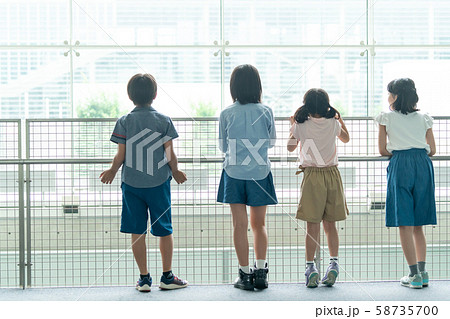 小学生 学校 子供 学校生活イメージ 58735700
