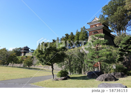 ■ 上田城 ■ 尼ヶ淵の崖 ■ 南櫓、西櫓 ■ 真田幸村、真田昌幸 ■ 長野県 上田市 ■ 快晴  58736153