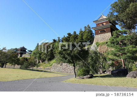 ■ 上田城 ■ 尼ヶ淵の崖 ■ 南櫓、西櫓 ■ 真田幸村、真田昌幸 ■ 長野県 上田市 ■ 快晴  58736154