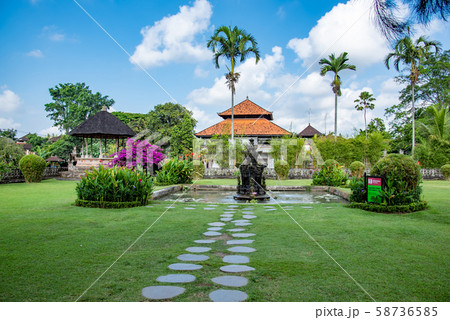 バリ島　世界遺産　タマンアユン寺院 58736585