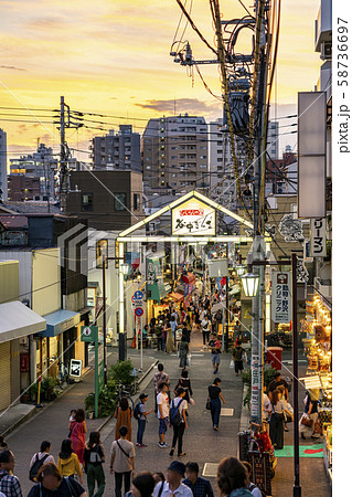 【東京都】谷中銀座商店街　夕焼けだんだん　谷根千 58736697